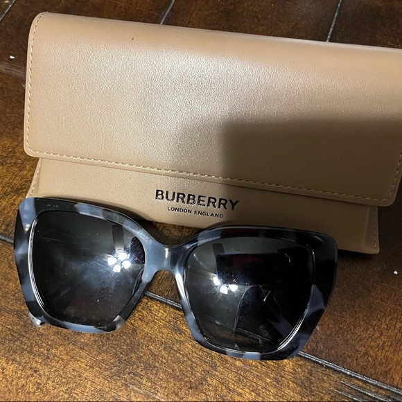 Burberry sunglasses